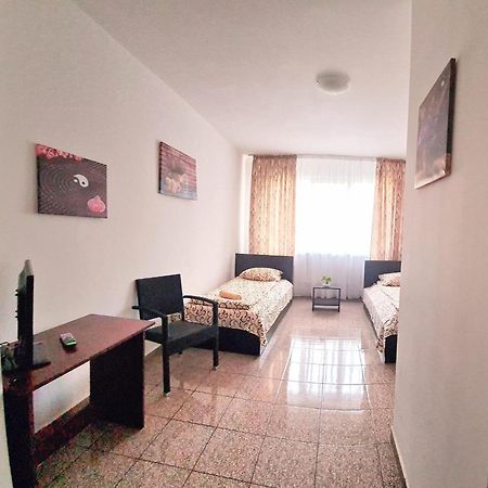 Отель Casa Dobrescu Centura De Nord Крайова Экстерьер фото