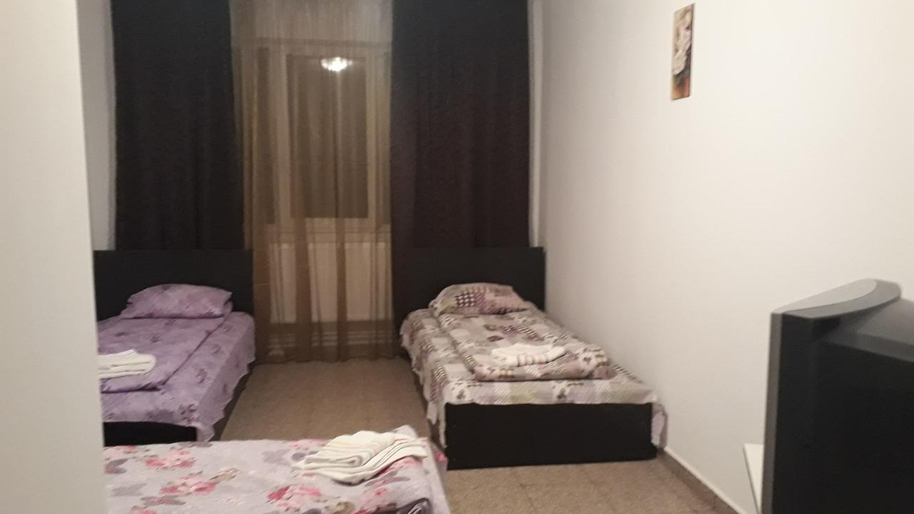 Отель Casa Dobrescu Centura De Nord Крайова Экстерьер фото