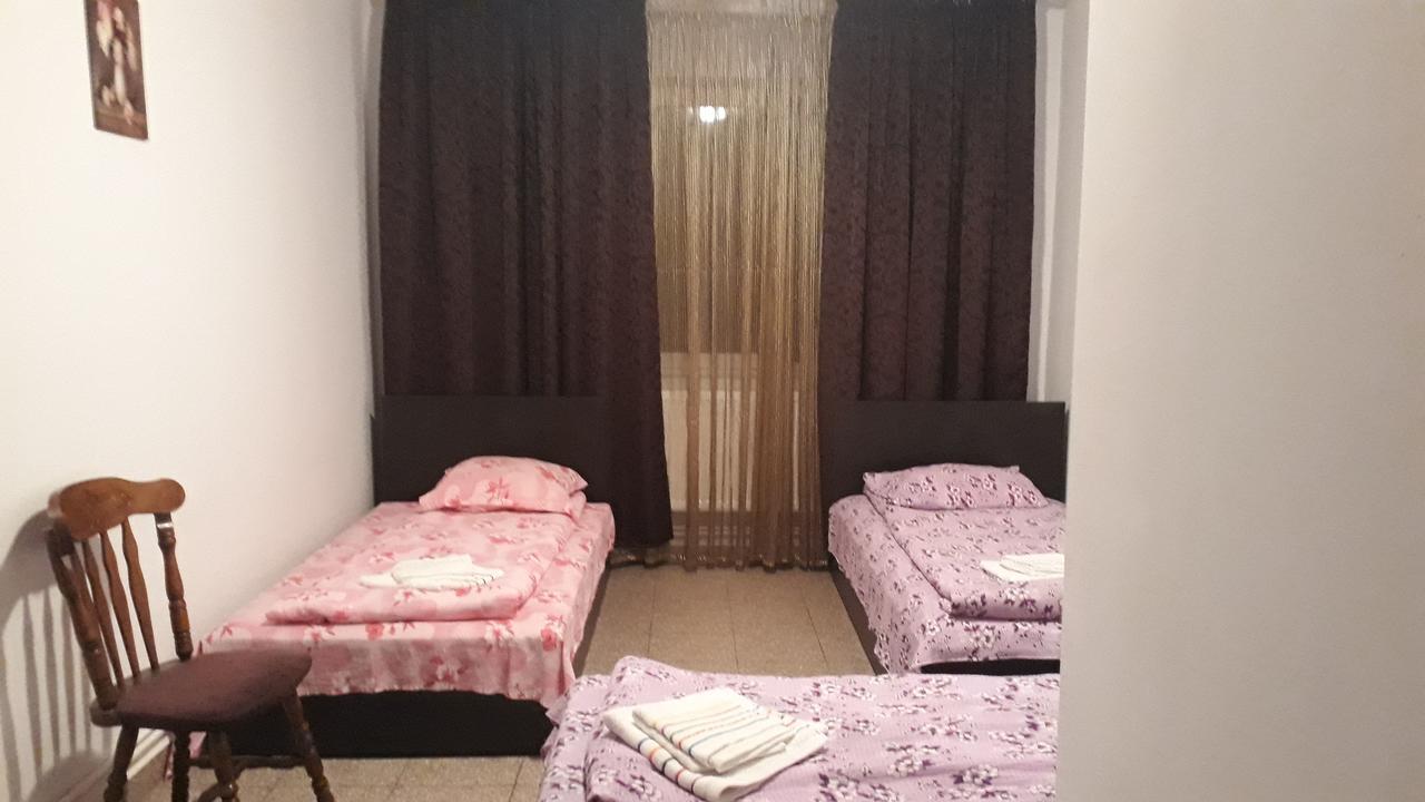Отель Casa Dobrescu Centura De Nord Крайова Экстерьер фото